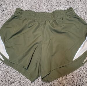🧡4/$20 Bundle Select Items to Get Offer 🧡Athletic Works Shorts Army Green